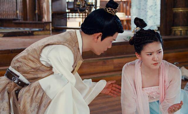 乎乎小说苹果版下载安装:《传闻中的陈芊芊》女主上演炮灰女配的逆袭男主“天生皇后命”-第3张图片-亚星国际官网