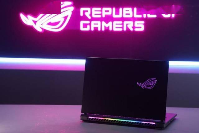 苹果透明方形信仰版
:ROG枪神7 Plus超竞版图赏：升级全新模具 信仰再度加码-第2张图片-亚星国际官网