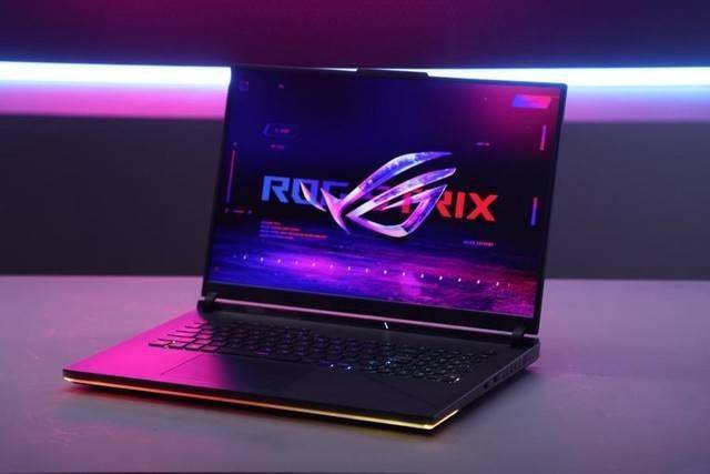 苹果透明方形信仰版
:ROG枪神7 Plus超竞版图赏：升级全新模具 信仰再度加码-第4张图片-亚星国际官网