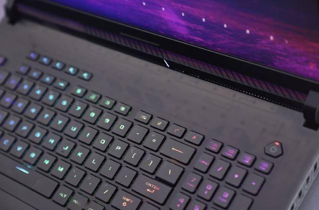 苹果透明方形信仰版
:ROG枪神7 Plus超竞版图赏：升级全新模具 信仰再度加码-第7张图片-亚星国际官网