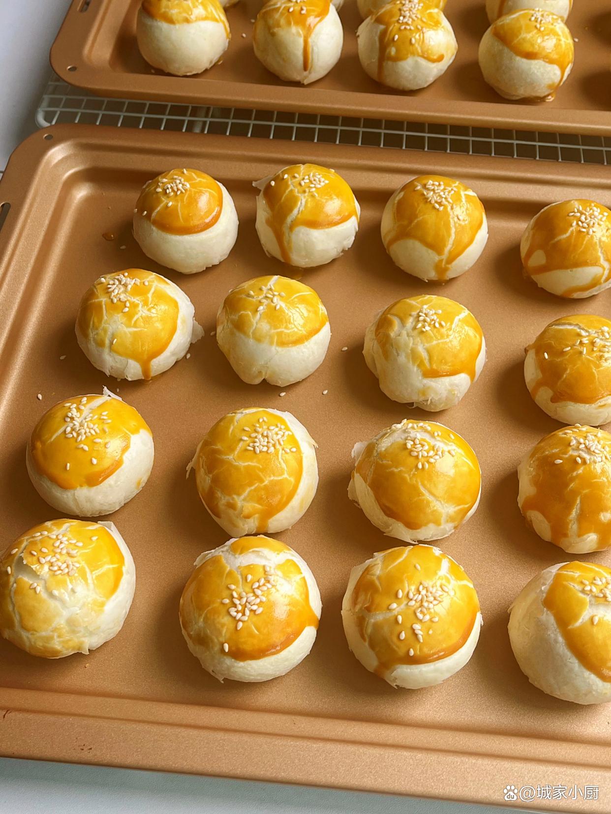 手机版蛋黄酥的做法(蛋黄酥的做法新手必看视频)